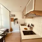 Bright Modern Studio, Port, Walk To Tram And Beach! 尼斯
