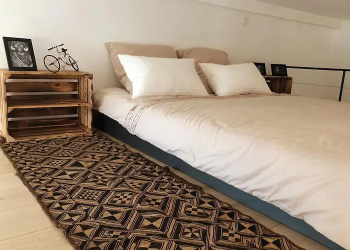 Bright Modern Studio, Port, Walk To Tram And Beach! Appartement Nice