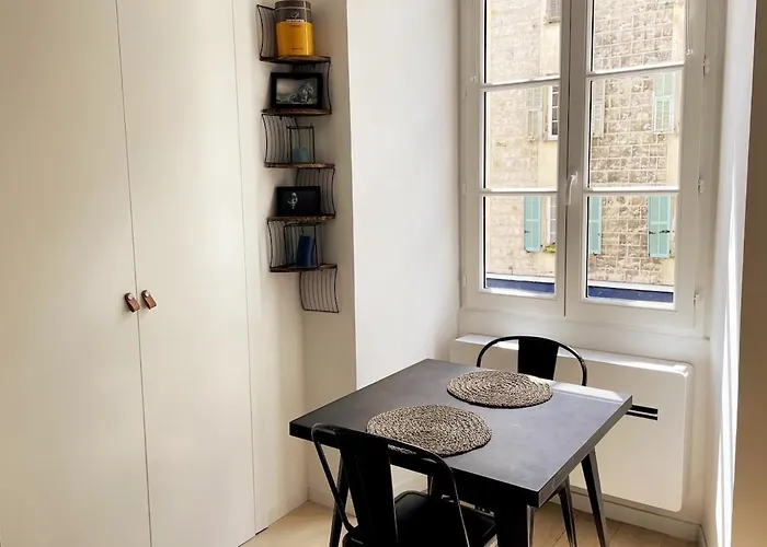 Bright Modern Studio, Port, Walk To Tram And Beach! نيس