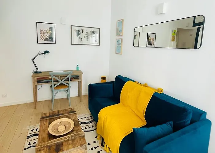 Bright Modern Studio, Port, Walk To Tram And Beach! Appartement Nice