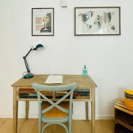 Bright Modern Studio, Port, Walk To Tram And Beach! Nizza