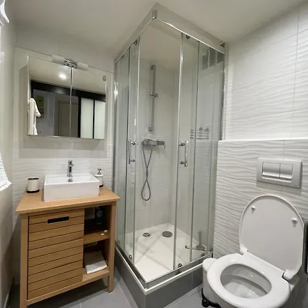 Bright Modern Studio, Port, Walk To Tram And Beach! Apartment *