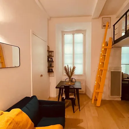 Bright Modern Studio, Port, Walk To Tram And Beach! Apartment